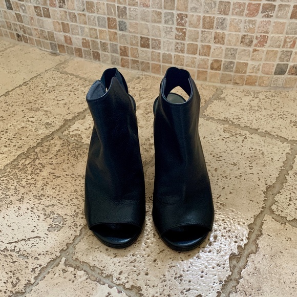 Stuart Weitzman Black  Open Boots...size 38 1/2 - Picture 3 of 5